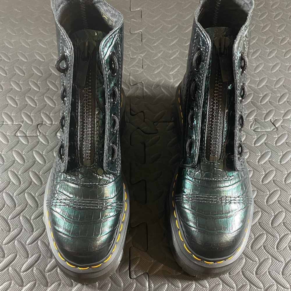 Dr. Martens Rare Green Wild Croc Emboss Sinclair Boots Women's UK 7 / US 9 EUC
